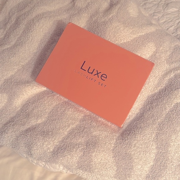 Luxe Lashlift Set / New in Box / Sealed - Picture 2 of 5
